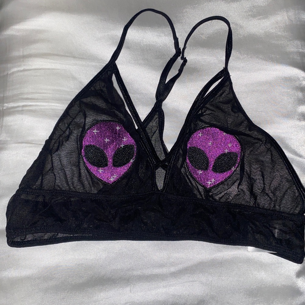 ✨ spencers alien bralette 🖤👽💜